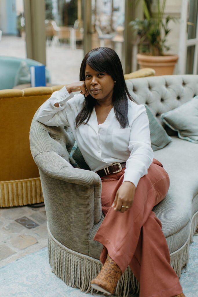 Photographe de branding - conseillère en finance Paris